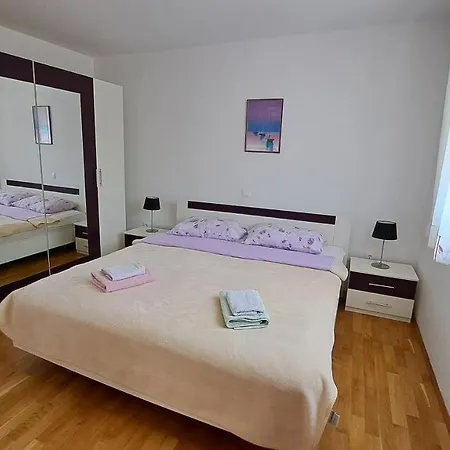 Cozy 아파트 *